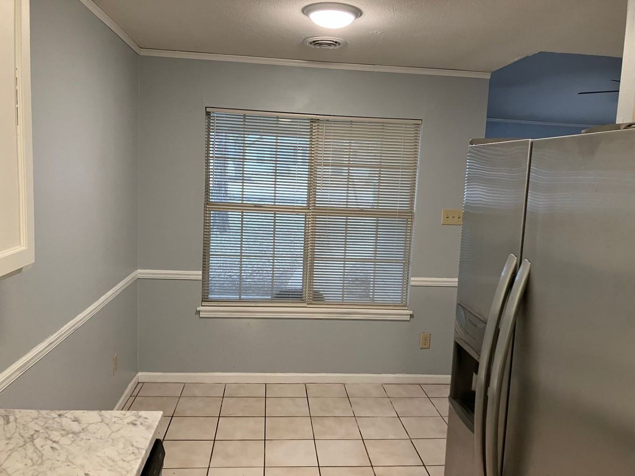 726A Robindale Dr - Photo 4 of 10