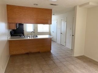 724 S Welch St - Photo 3 of 3