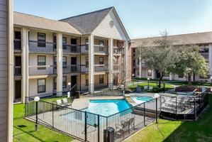 featured image of 218 N Texas Blvd