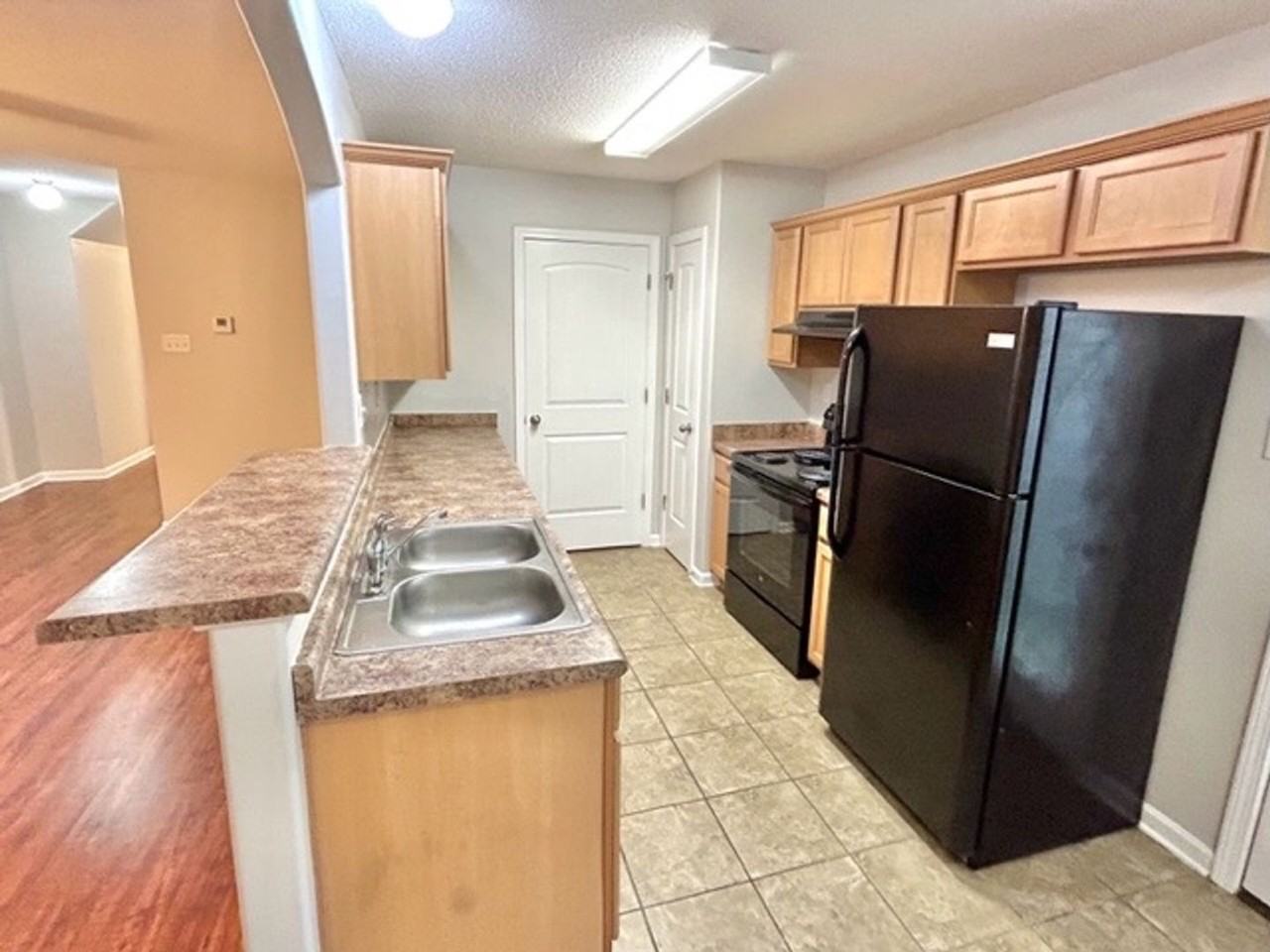 7915 Lowrance Rd - Photo 3 of 10