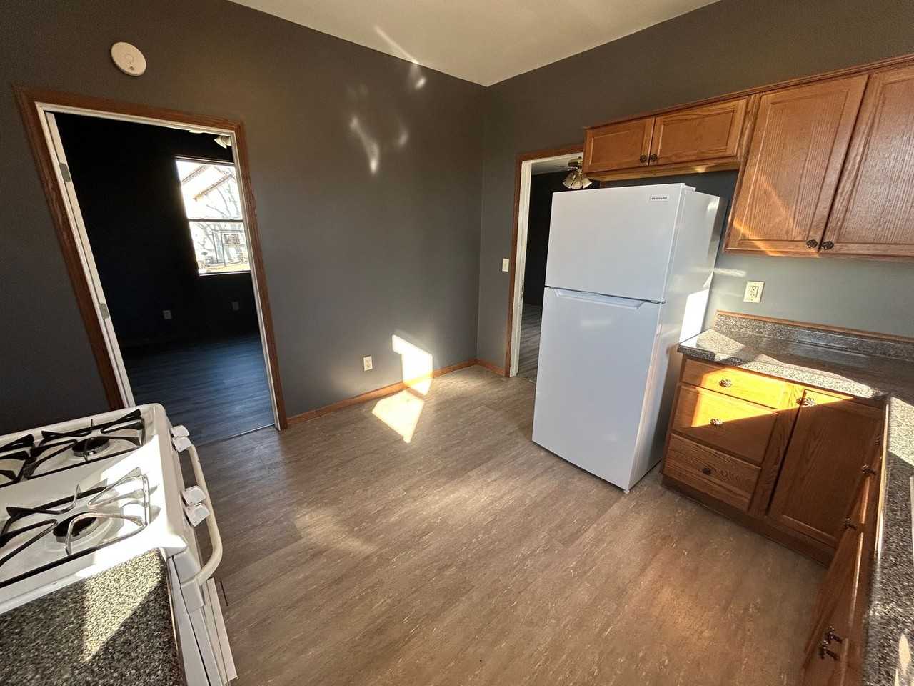 922 N 10th St - Photo 3 of 11