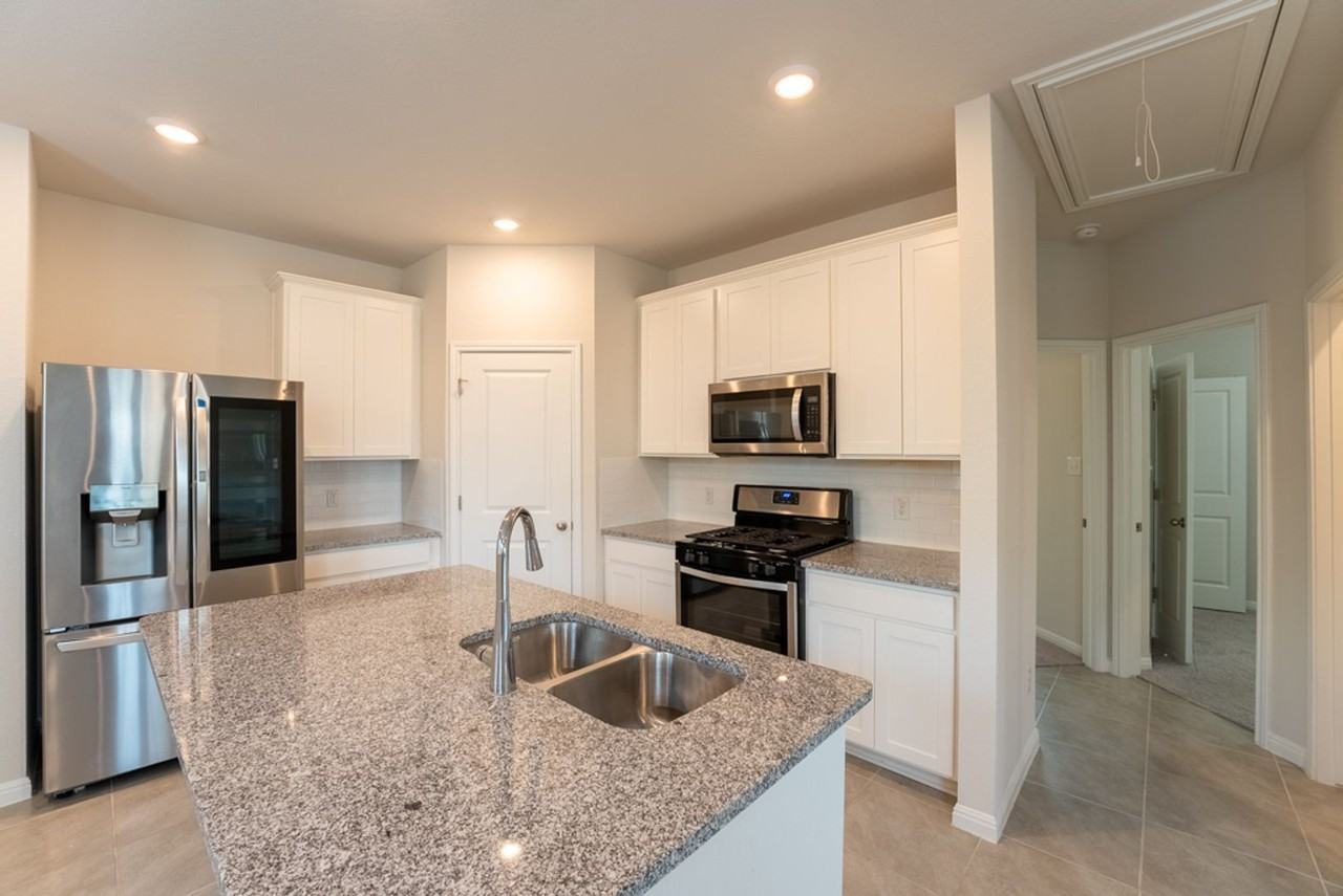 6310 Wolf Pack Dr - Photo 6 of 34