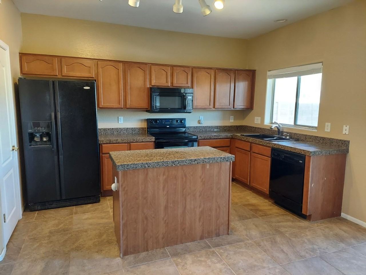 44928 W Zion Rd - Photo 2 of 16