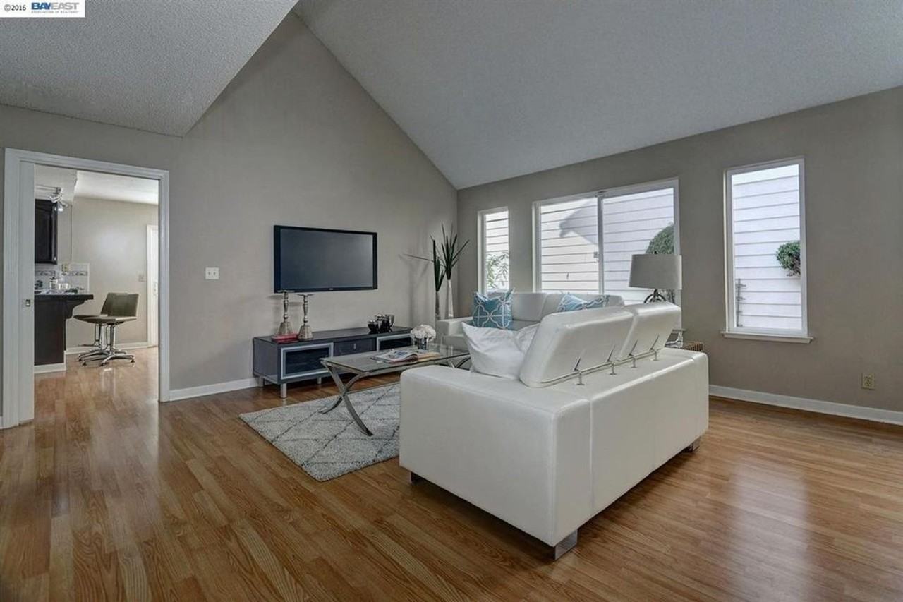 34633 Winslow Ter - Photo 4 of 20