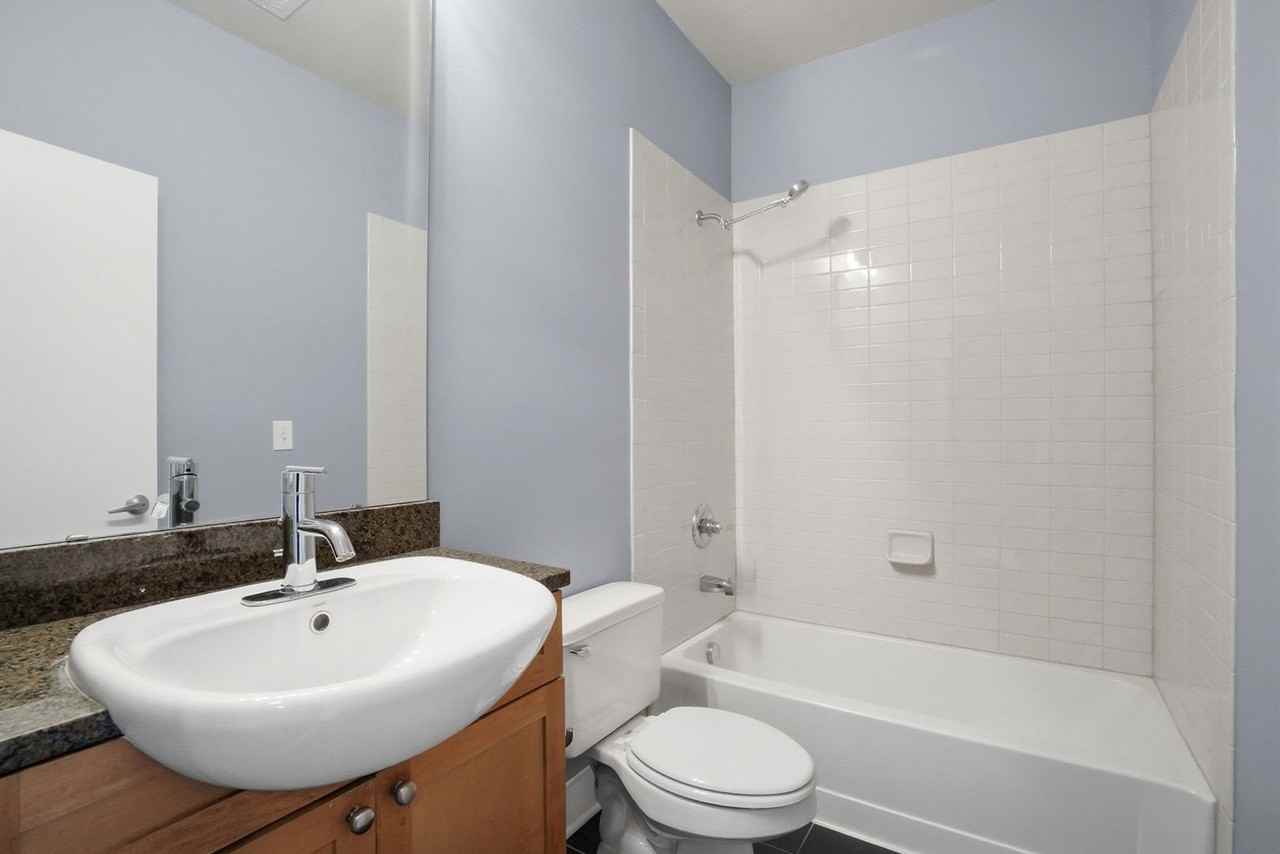 440 N Mcdowell St - Photo 7 of 40