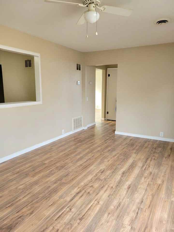 1604 Sycamore St - Photo 5 of 18