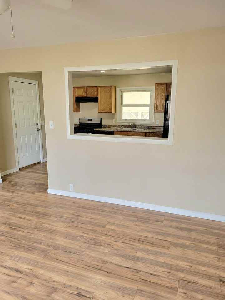 1604 Sycamore St - Photo 6 of 18