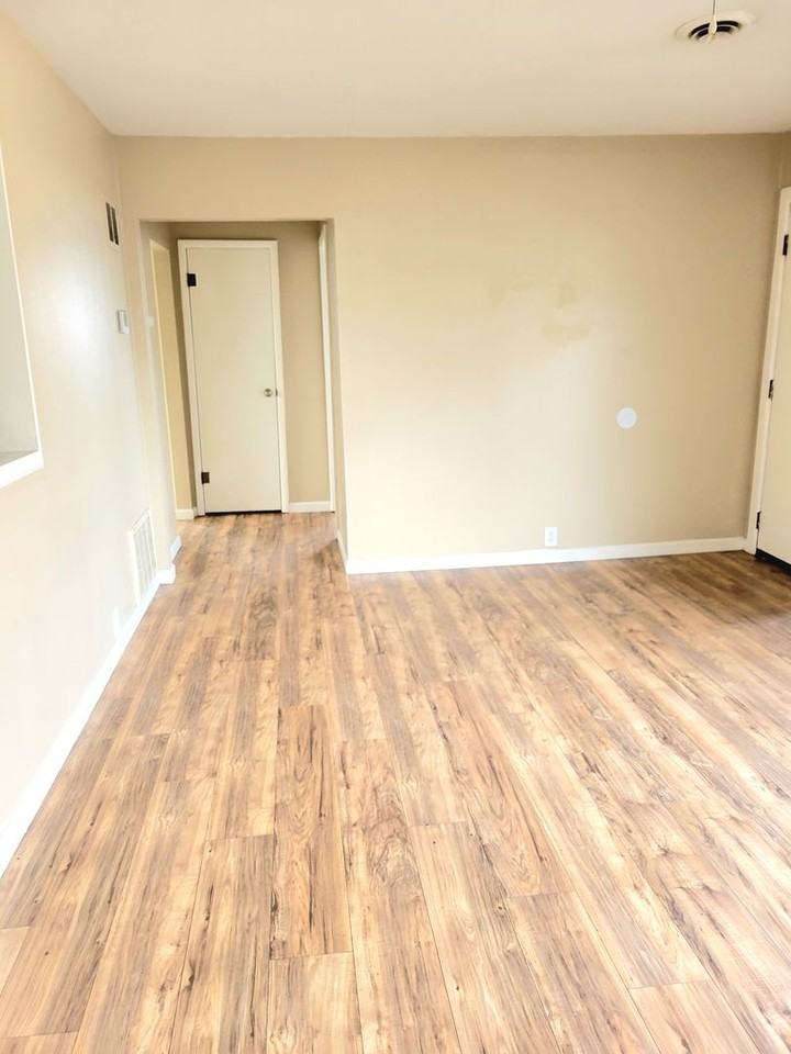 1604 Sycamore St - Photo 7 of 18