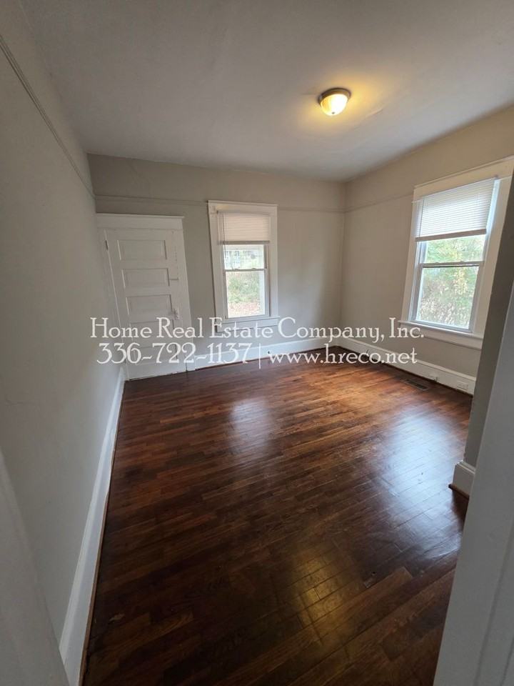 1413 Ne 23rd St - Photo 5 of 12