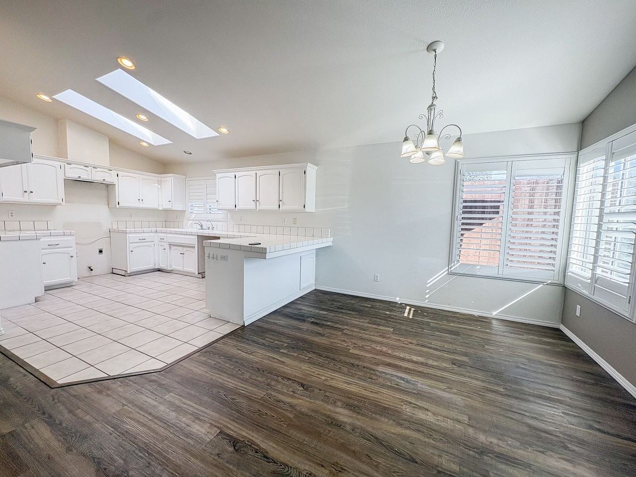 669 Air Park Dr - Photo 4 of 21