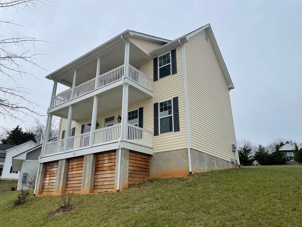 413 Evans Dr - Photo 2 of 18