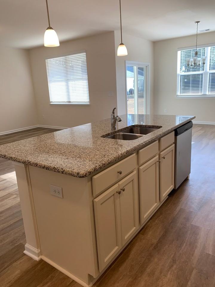 2533 Nadir Ct - Photo 4 of 24