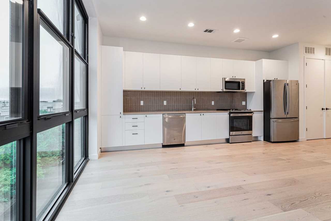 800 Embassy Dr #418 - Photo 2 of 12