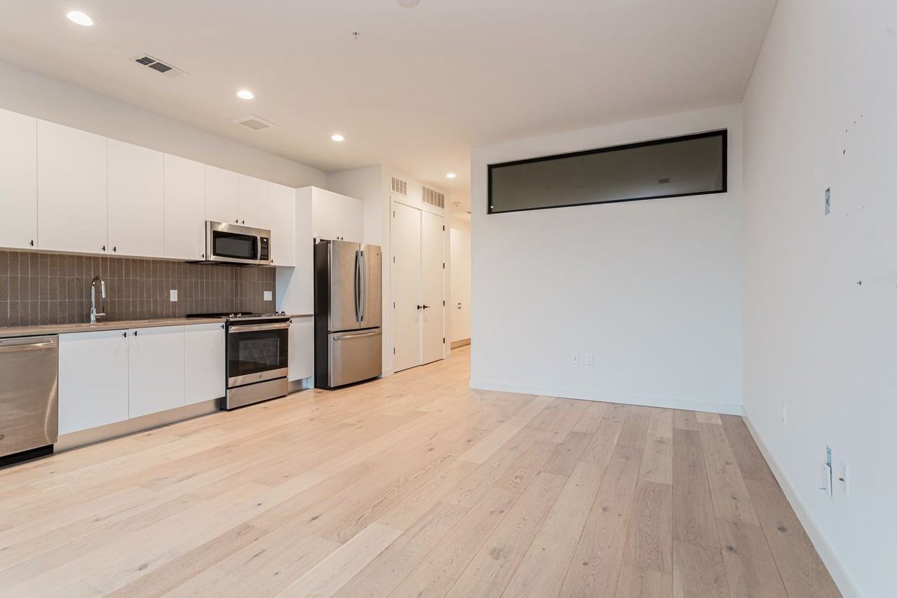 800 Embassy Dr #418 - Photo 4 of 12