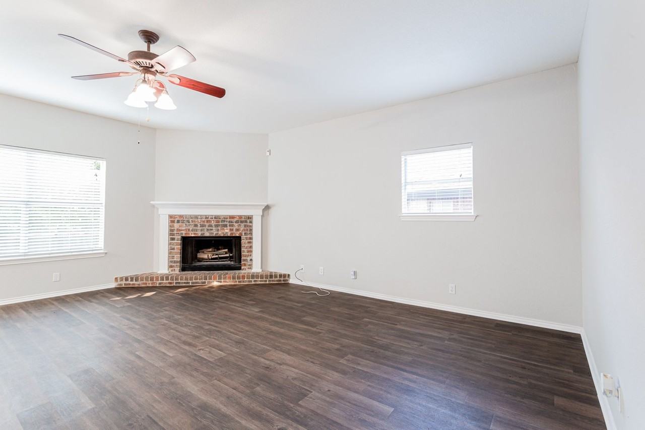 6107 John Chisum Ln - Photo 4 of 24