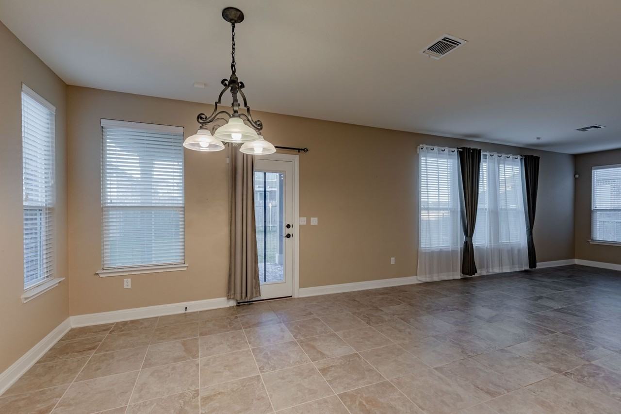 1605 Constanta Dr - Photo 7 of 45