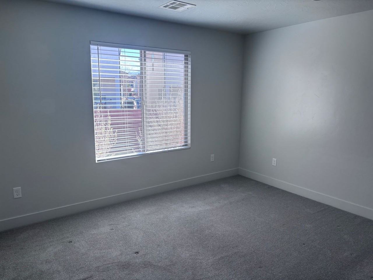 3144 E Sky Rim Way - Photo 6 of 18