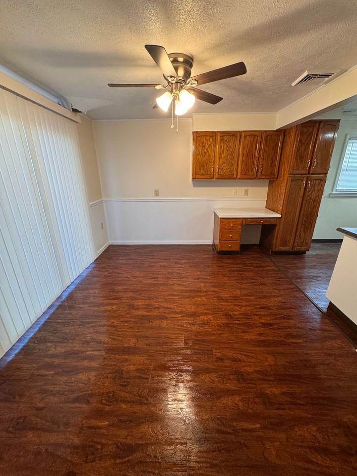 127 N Roanoke Ave - Photo 5 of 21