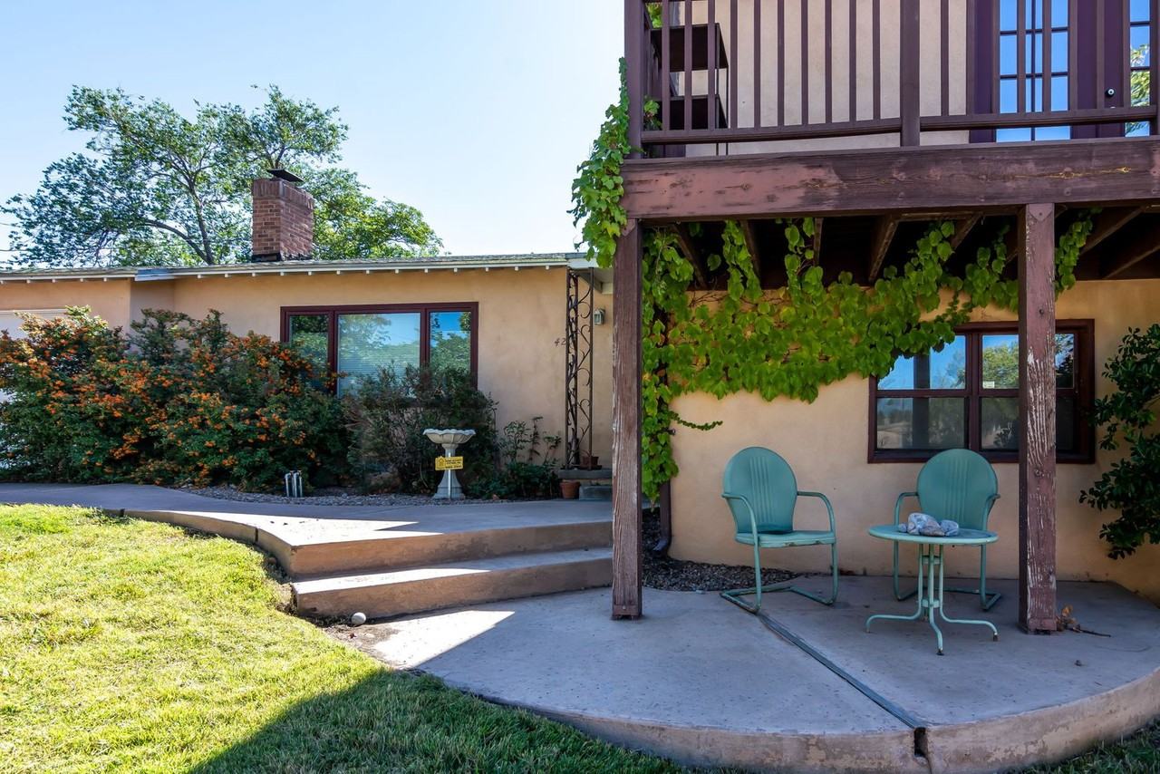 420 Spruce St Ne - Photo 3 of 36