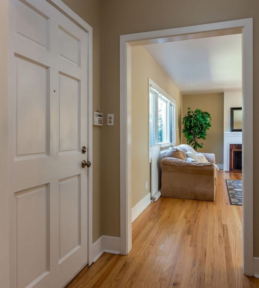 420 Spruce St Ne - Photo 5 of 36