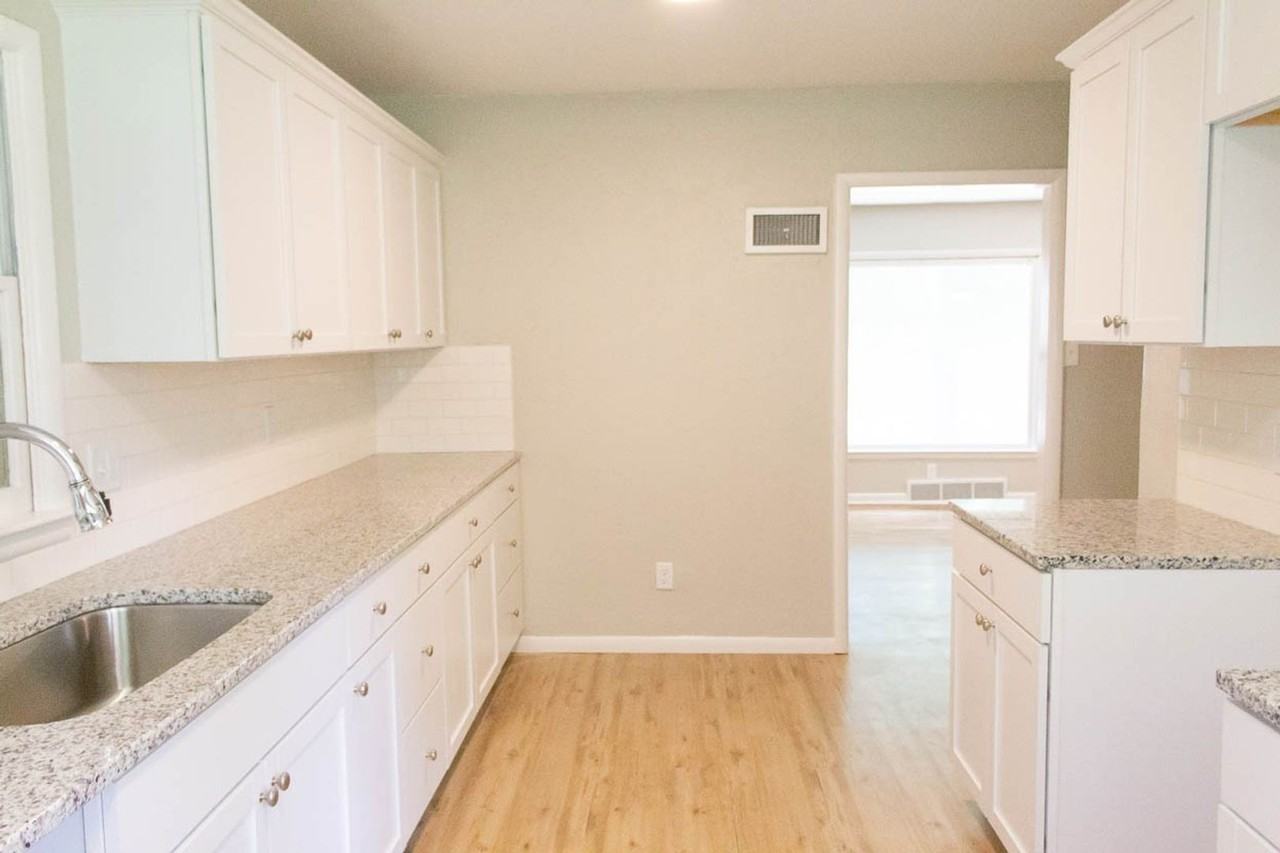 509 Locust St - Photo 4 of 17