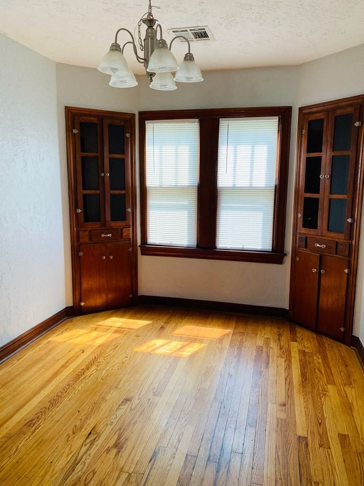 1136 Nw Oak Ave - Photo 4 of 11