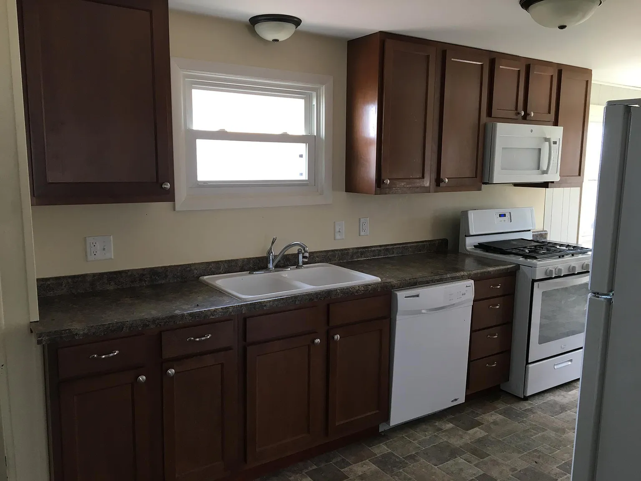 5 Sunny Hill Dr - Photo 3 of 17