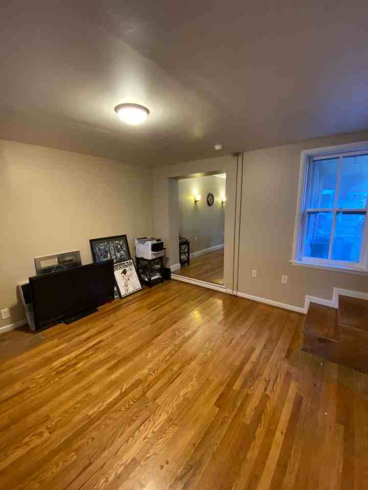 323 W Walnut St - Photo 6 of 28