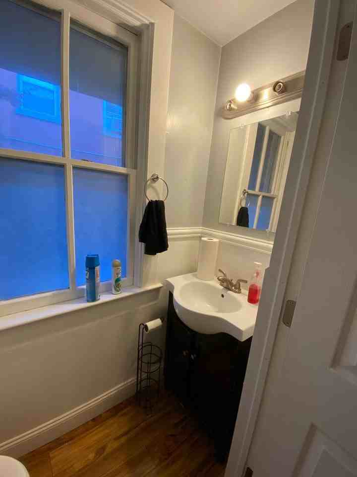 323 W Walnut St - Photo 7 of 28