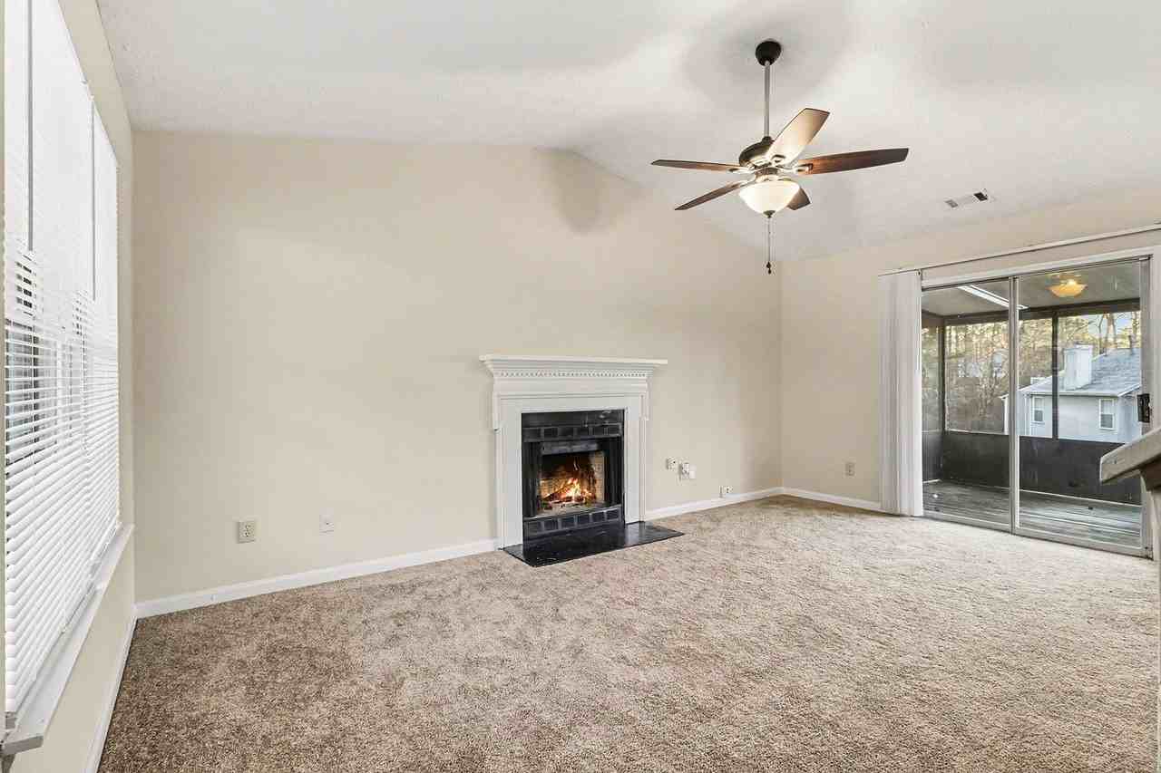 3025 Kenville Ln - Photo 4 of 23