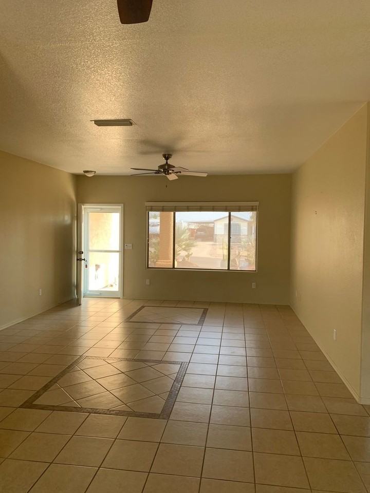 1980 Folzman Dr - Photo 5 of 24