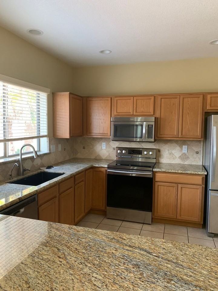 1980 Folzman Dr - Photo 6 of 24