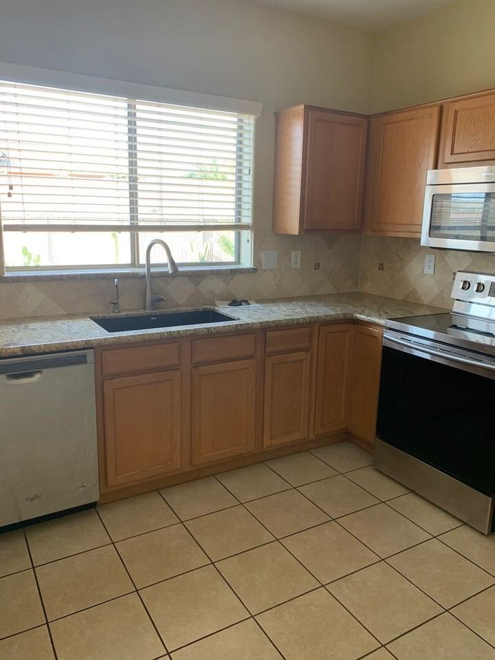 1980 Folzman Dr - Photo 7 of 24