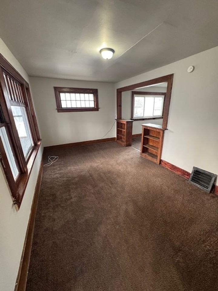 4010 Lillie St - Photo 3 of 8