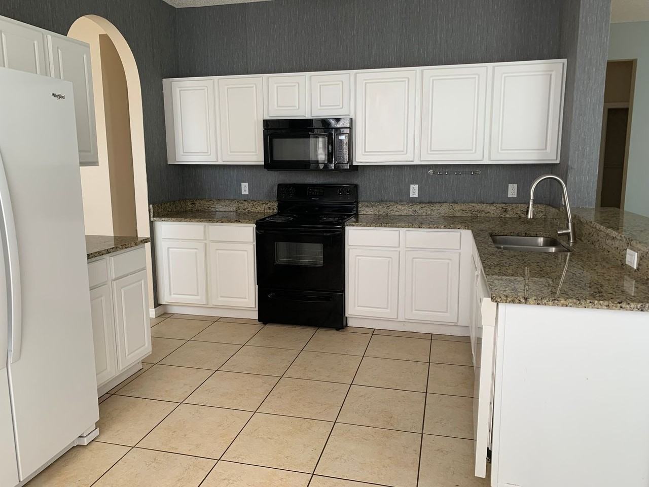 12685 Enclave Dr - Photo 6 of 43