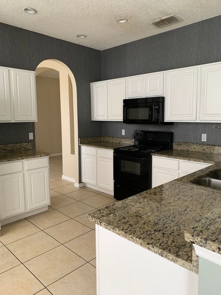 12685 Enclave Dr - Photo 7 of 43