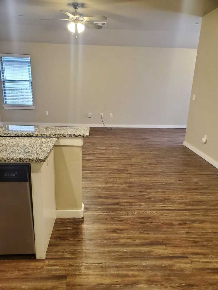 5210 Oakwood Villas Ct - Photo 5 of 15