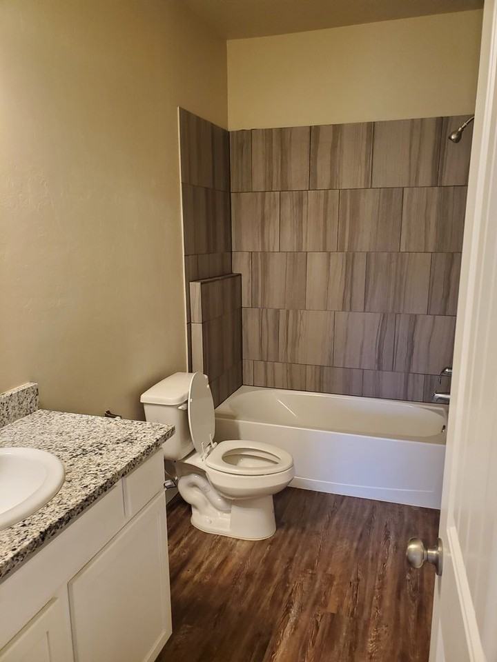 5210 Oakwood Villas Ct - Photo 7 of 15