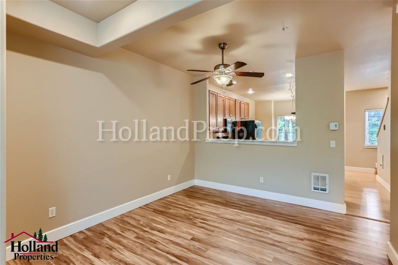 2077 Ne 50th Way - Photo 5 of 34