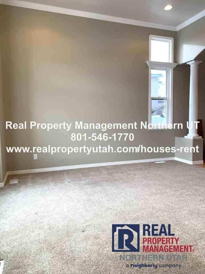 570 E 3600 N - Photo 7 of 50