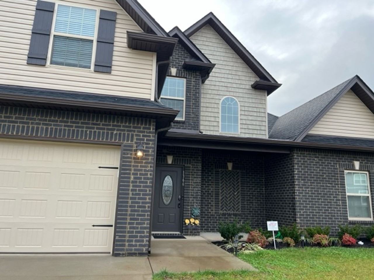 1366 Dan Brown Dr - Photo 2 of 11