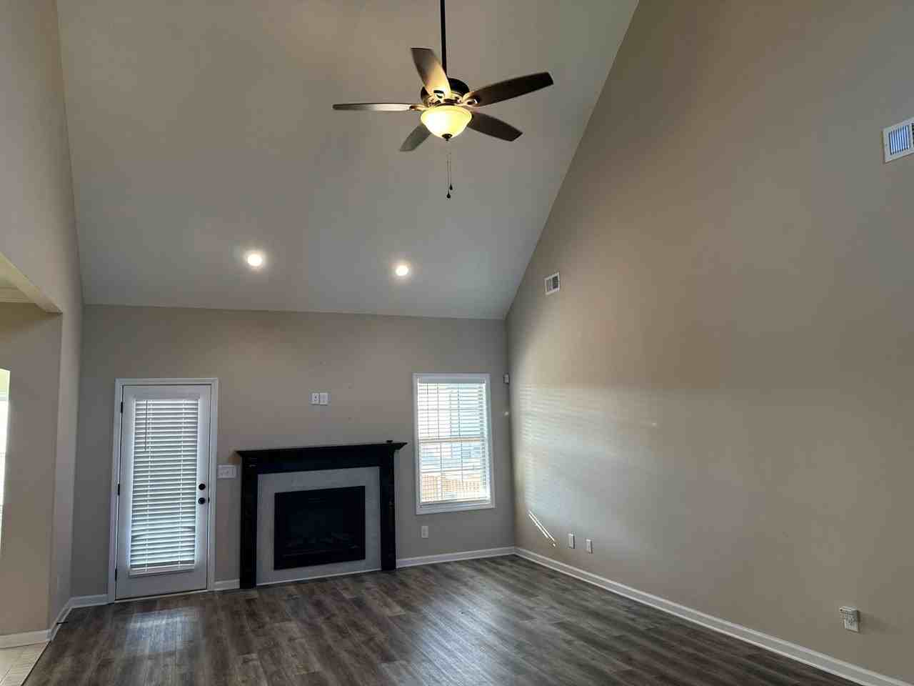 1366 Dan Brown Dr - Photo 5 of 11