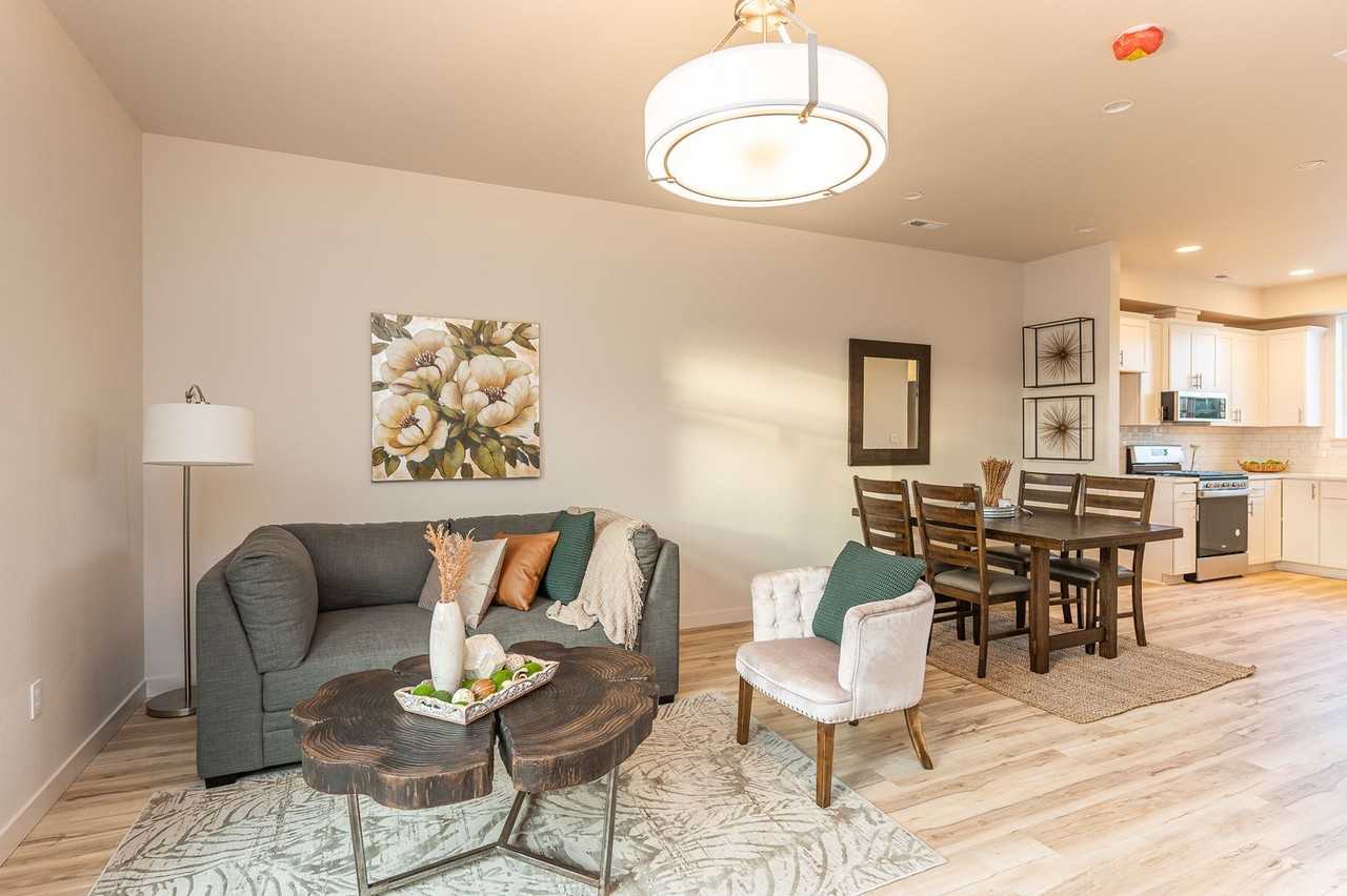 334 9th Ave Se #B7 - Photo 4 of 16