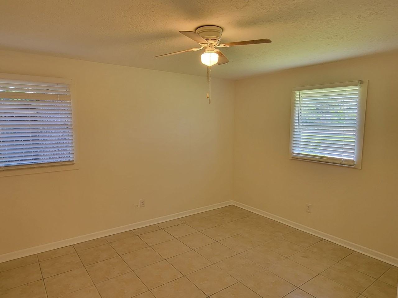 1209 Sage Dr - Photo 6 of 11