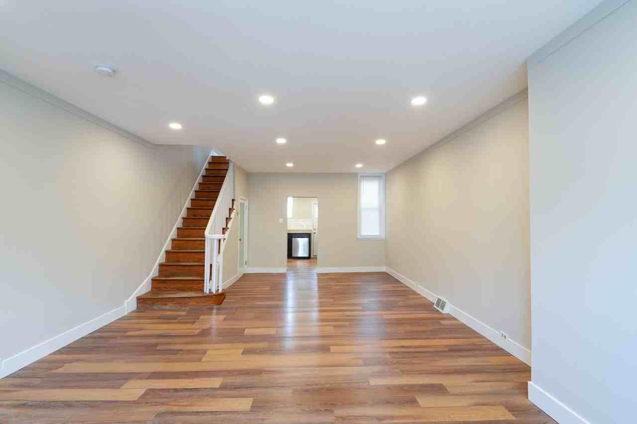 1519 S 26th St - Photo 3 of 25