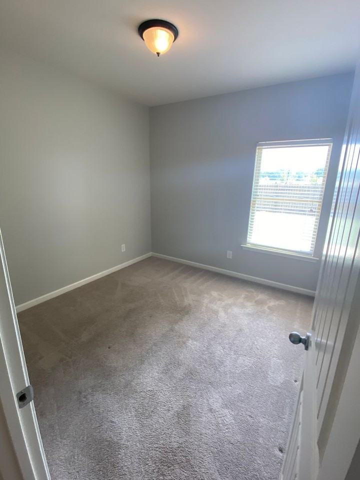 2643 Lily Way - Photo 7 of 15