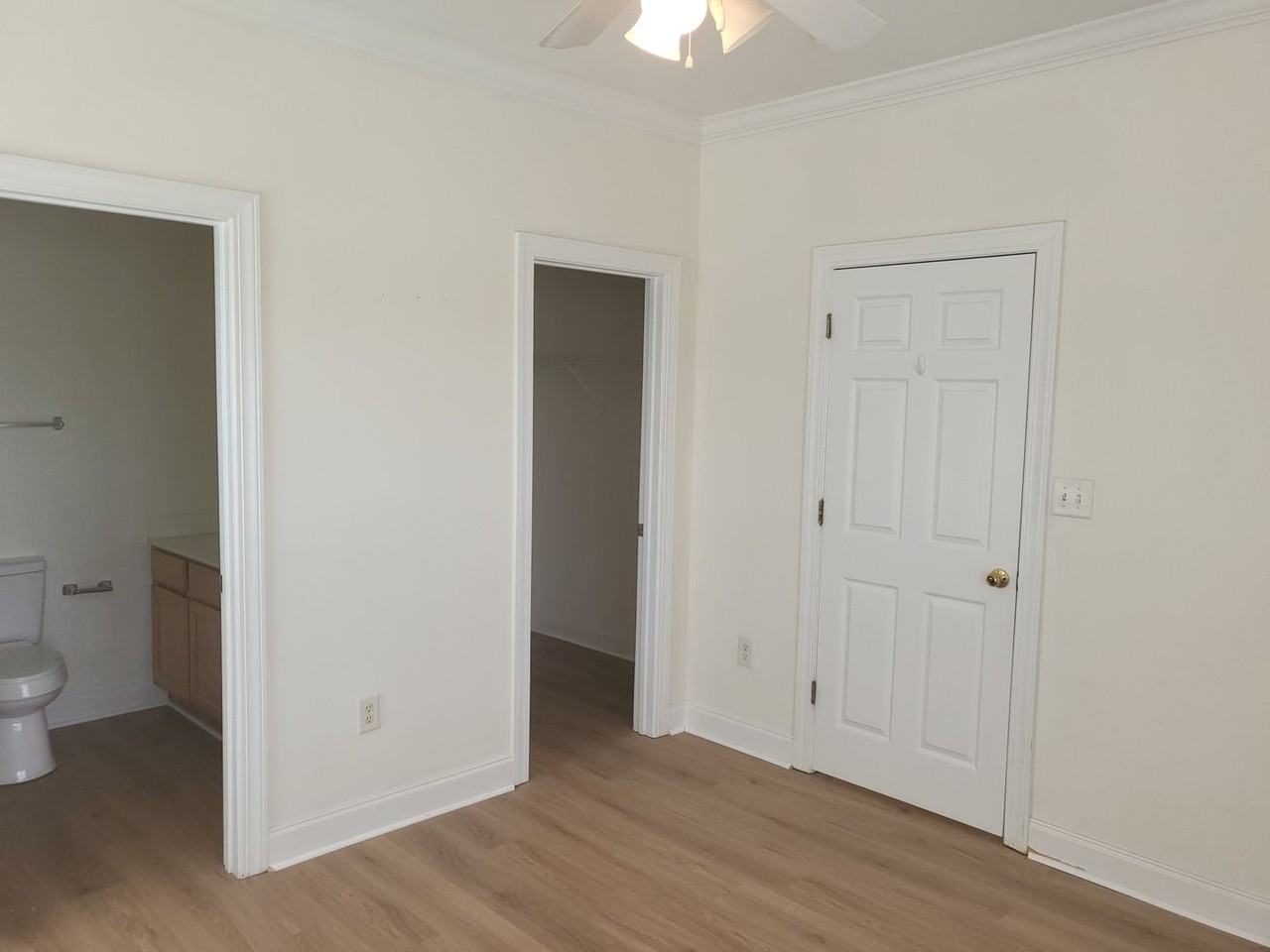 2037 Silvercrest Dr - Photo 6 of 9