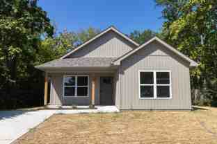 405 Pershing Rd - Photo 1 of 1