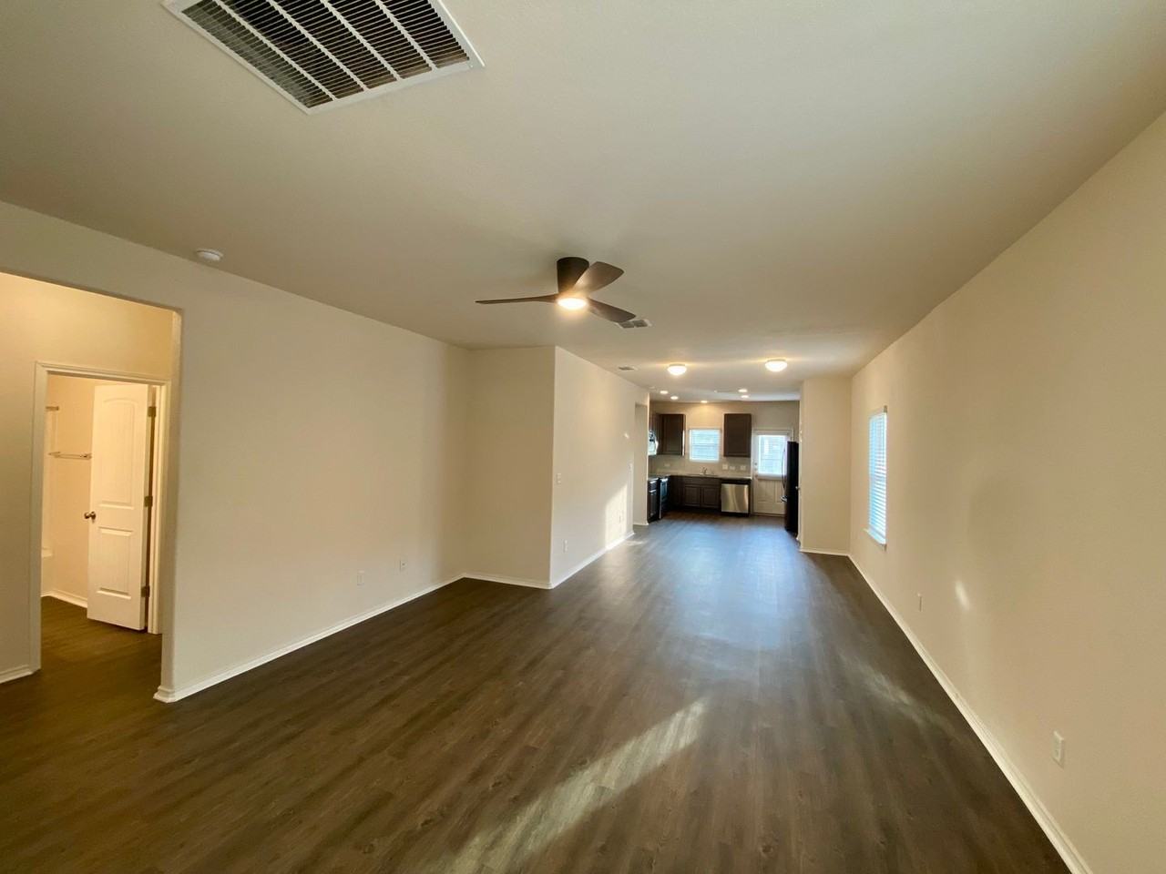 132 Eugene Pass - Photo 2 of 18