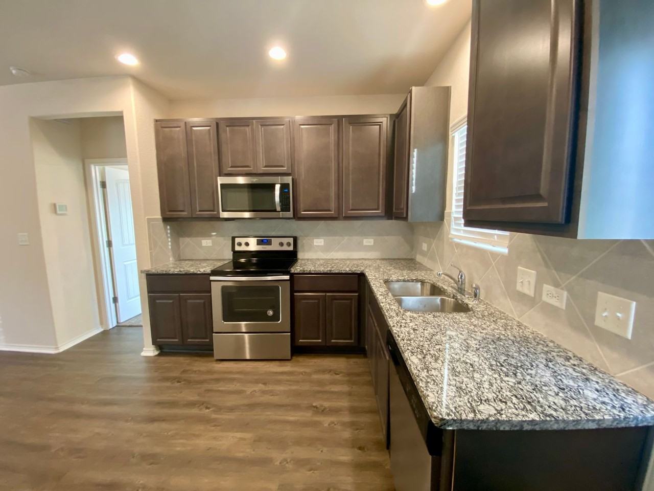 132 Eugene Pass - Photo 6 of 18